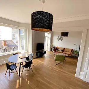 https://t3-de-73-m2-garage-vue-montagnes-et-chteau.hotels-rhonealpes.com